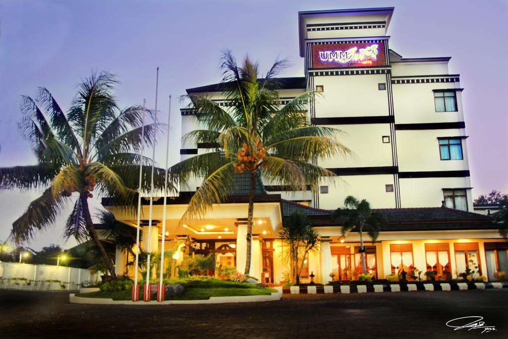 Umm Inn Hotel Malang Exterior photo